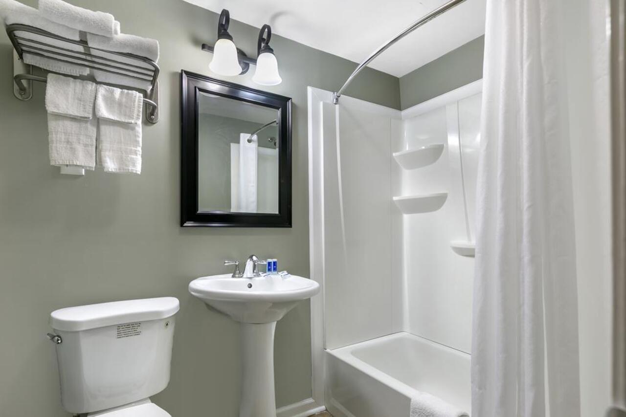 Knights Inn Bristol Levittown Luaran gambar