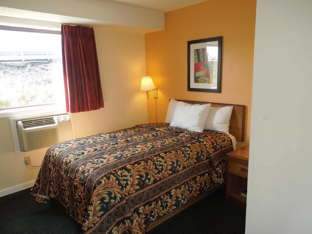 Knights Inn Bristol Levittown Luaran gambar