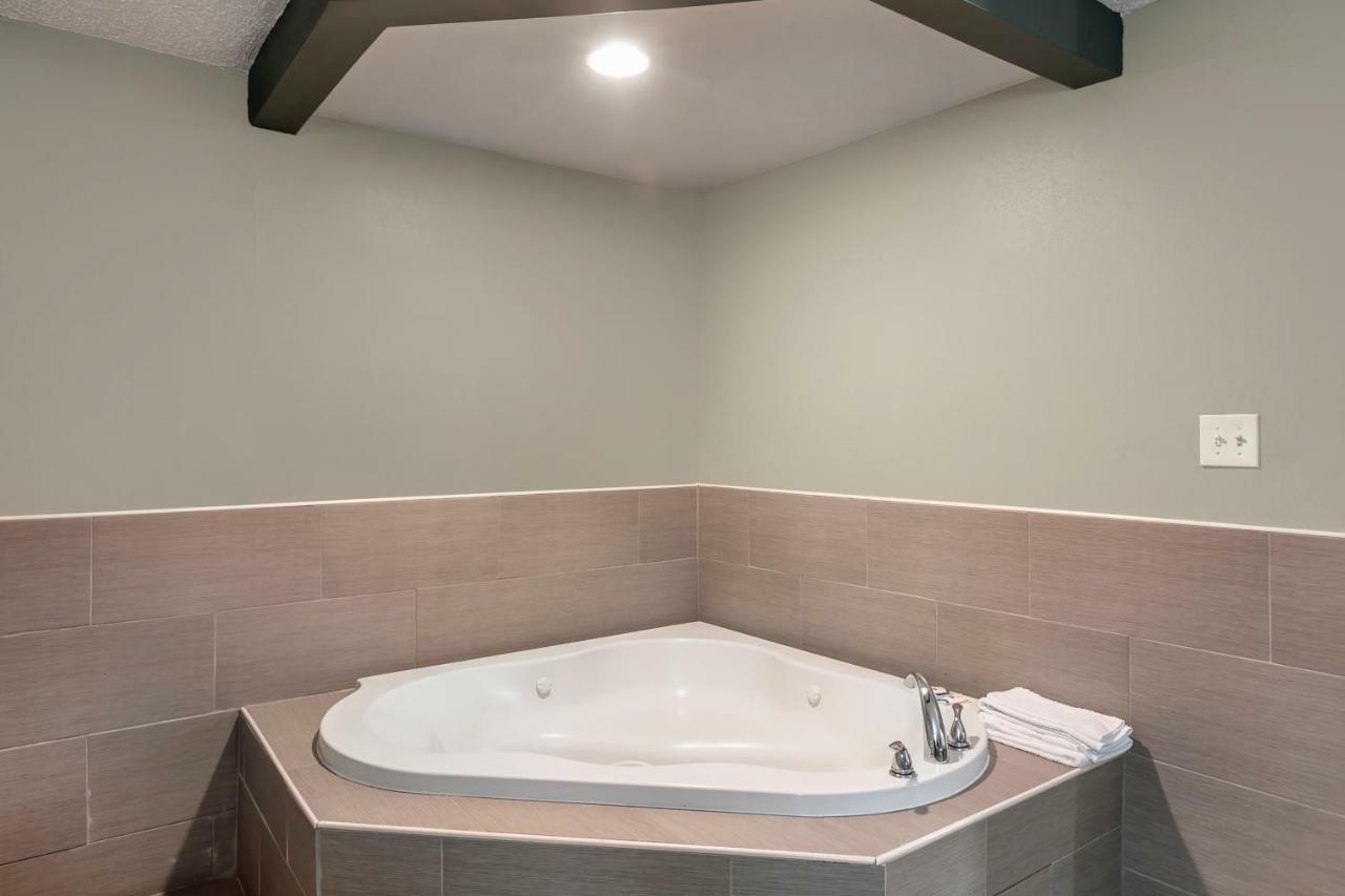 Knights Inn Bristol Levittown Luaran gambar